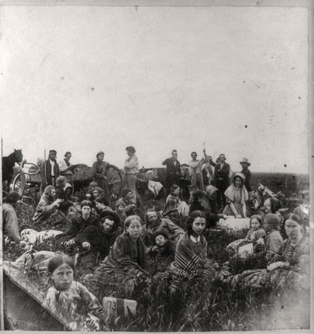 A group of people escaping from the Indian massacre of 1862 in Minnesota. (Library of Congress Prints and Photographs Division Washington, D.C.)