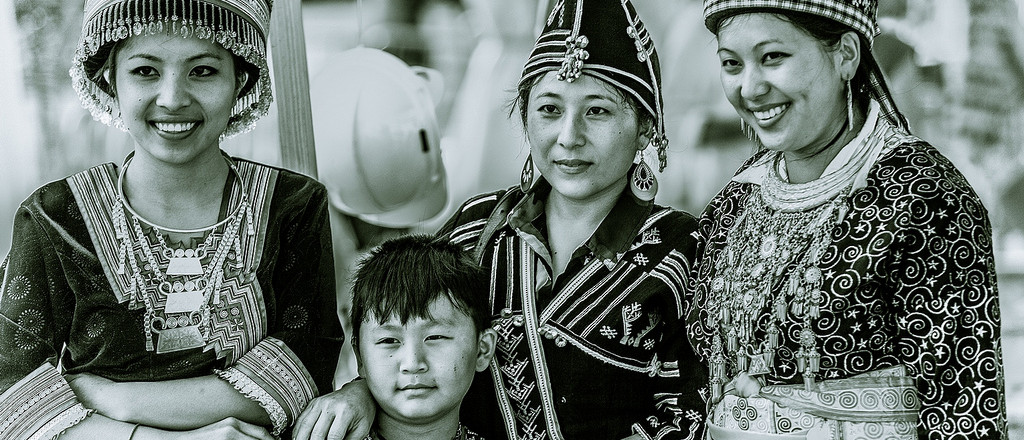 Hmongs